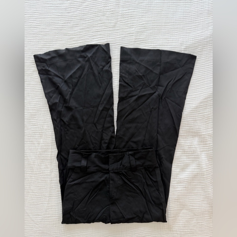 Alice + Olivia Black Flare Modern Trousers - Picture 4 of 7